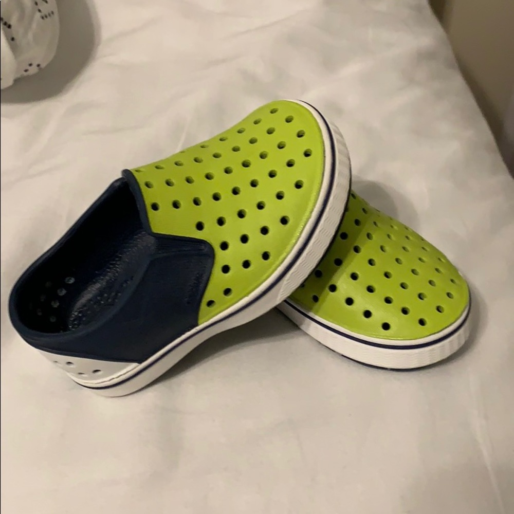Native Toddler Shoes Size 6